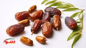 للتحكم في الشهية و تحسين الهضم.. ما أفضل وقت لتناول التمر؟